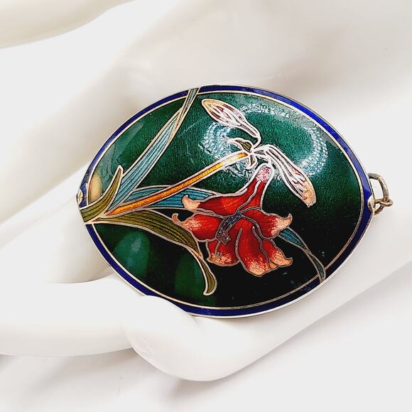 Vintage Cloisonné Enamel Pendant Red Flower on Green Oval No Chain 2 Inch - Picture 2 of 7